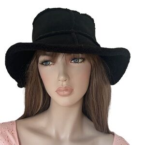 Bloomingdale's Aqua Reversible Bucket Hat Faux Shearling Wide Brim Cloche Floppy